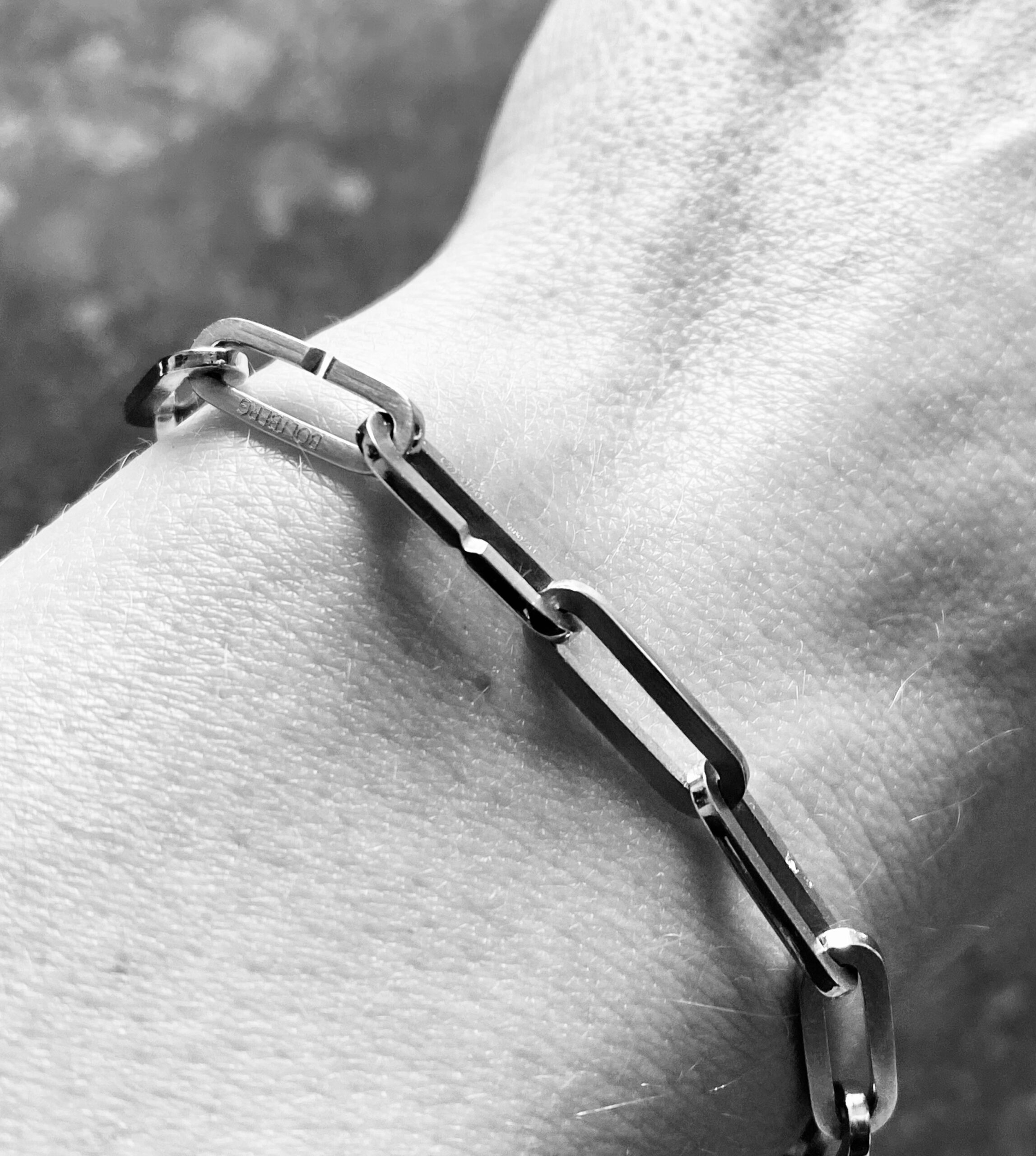 Detail des AXIOM Armbands